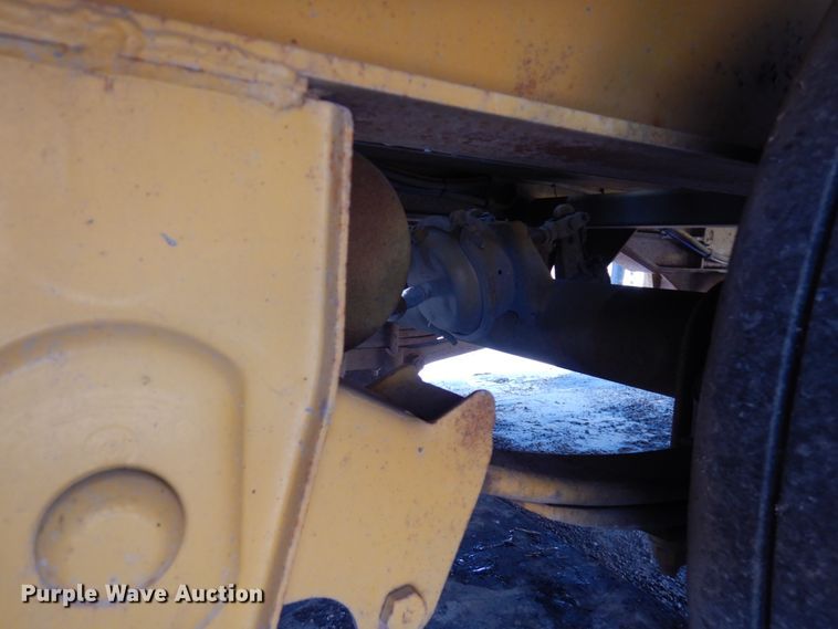 image for item IL9953 2000 Talbert GT3T-30  tilt deck equipment trailer