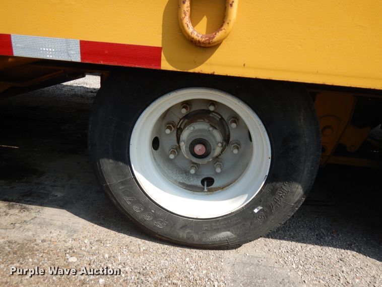 image for item IL9953 2000 Talbert GT3T-30  tilt deck equipment trailer