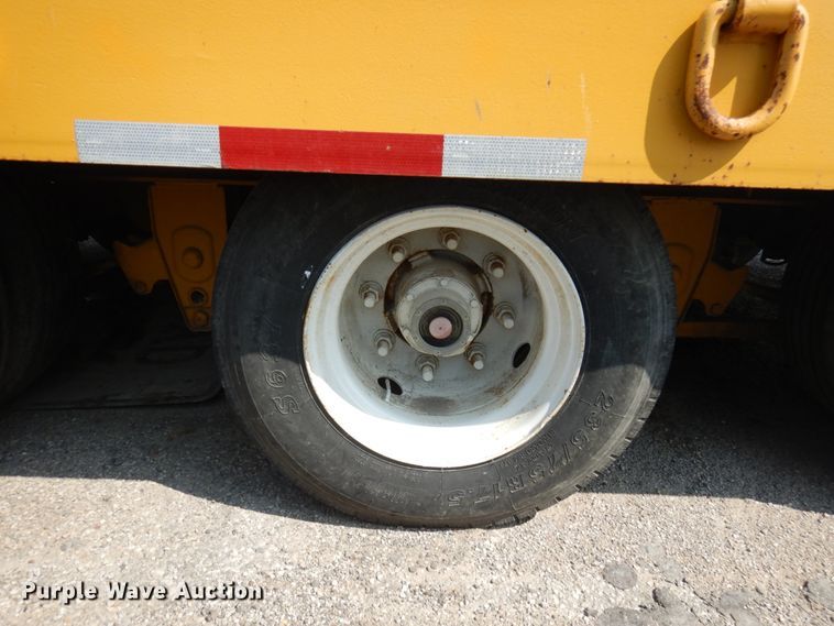 image for item IL9953 2000 Talbert GT3T-30  tilt deck equipment trailer