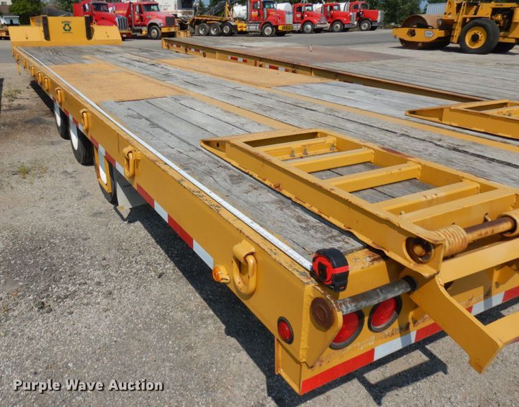 image for item IL9953 2000 Talbert GT3T-30  tilt deck equipment trailer