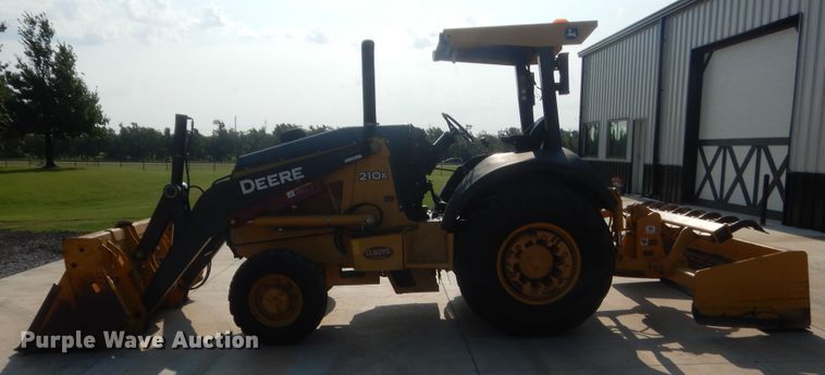 image for item IN9497 2014 John Deere 210K  landscape tractor