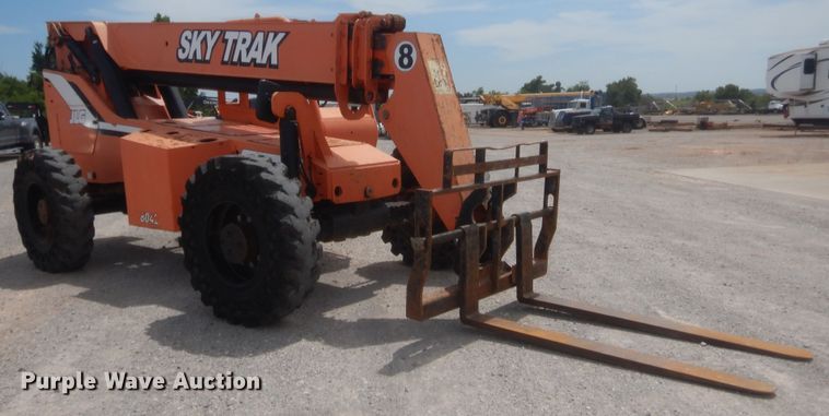 image for item IN9505 2005 SkyTrack 8042  telehandler