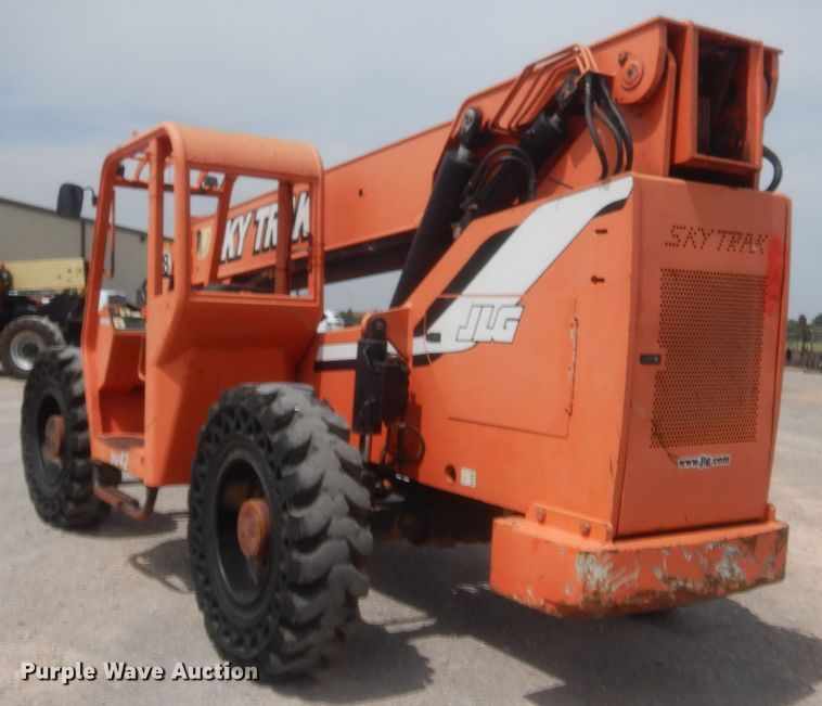 image for item IN9505 2005 SkyTrack 8042  telehandler