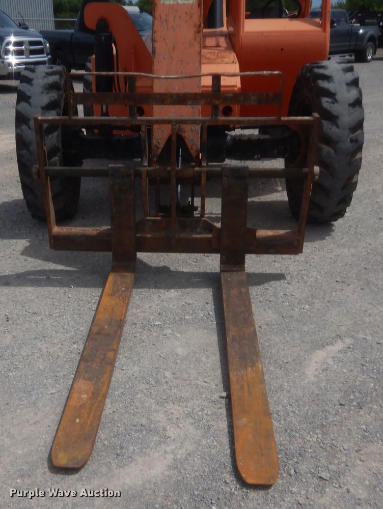 image for item IN9505 2005 SkyTrack 8042  telehandler