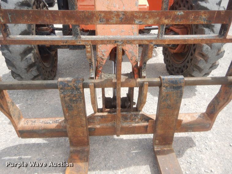 image for item IN9505 2005 SkyTrack 8042  telehandler