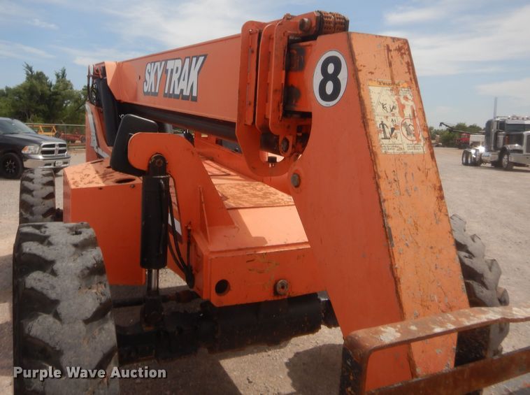 image for item IN9505 2005 SkyTrack 8042  telehandler