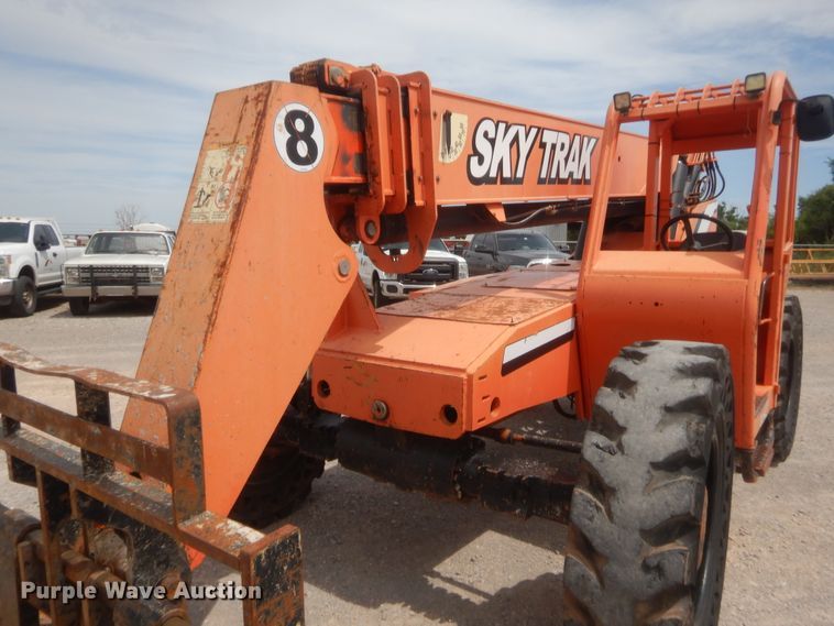image for item IN9505 2005 SkyTrack 8042  telehandler