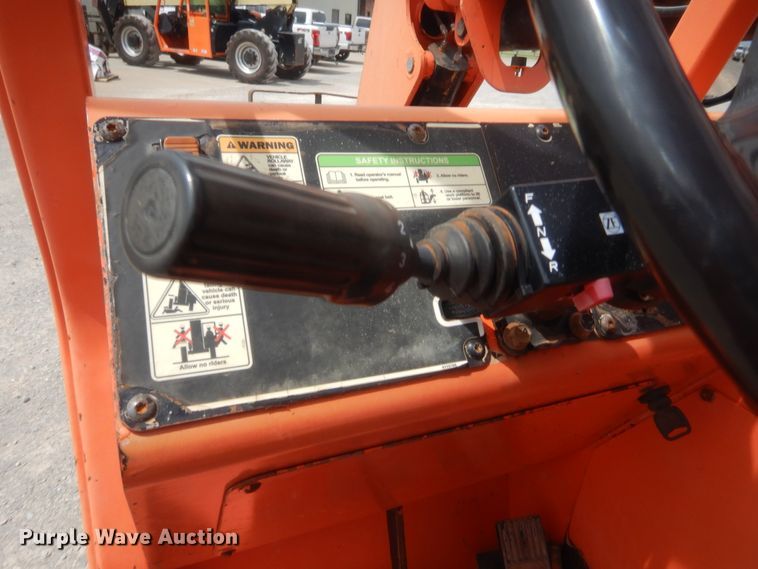 image for item IN9505 2005 SkyTrack 8042  telehandler