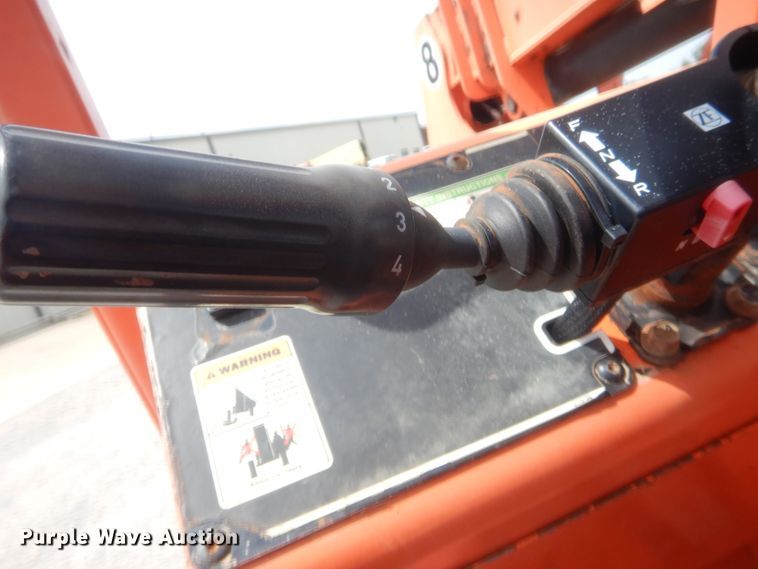 image for item IN9505 2005 SkyTrack 8042  telehandler