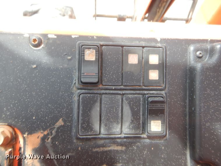 image for item IN9505 2005 SkyTrack 8042  telehandler