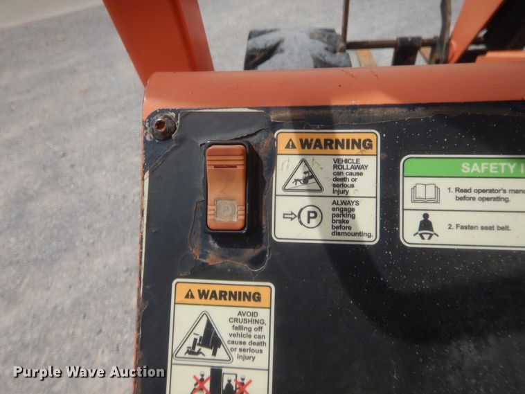 image for item IN9505 2005 SkyTrack 8042  telehandler