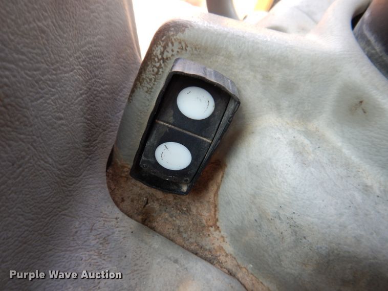 image for item IN9805 2013 Caterpillar D6T LGP  dozer