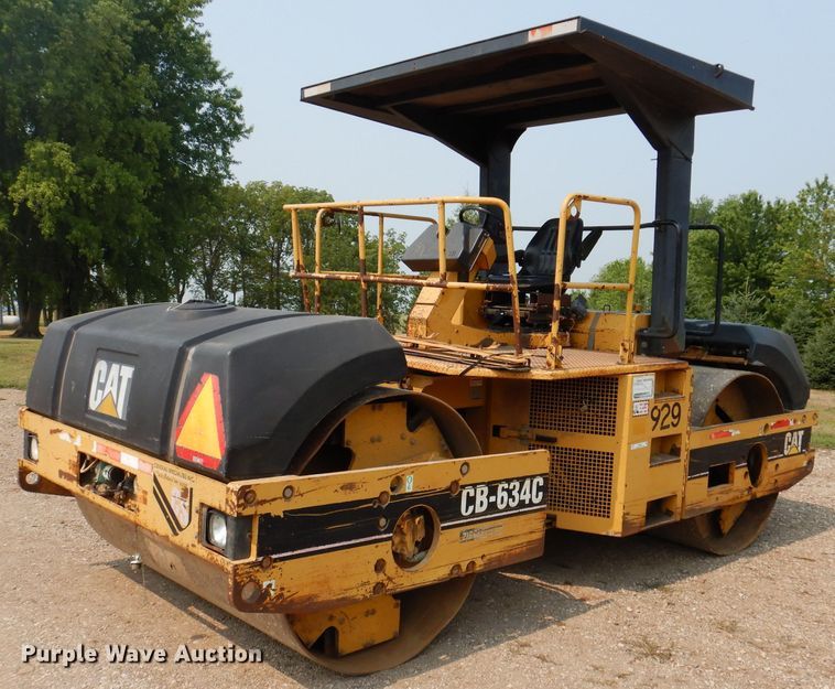 image for item IN9808 1998 Caterpillar CB634C  double drum vibratory roller