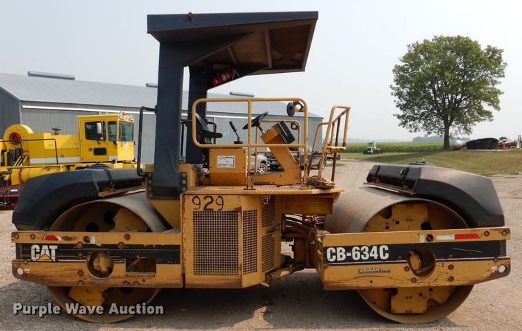 image for item IN9808 1998 Caterpillar CB634C  double drum vibratory roller