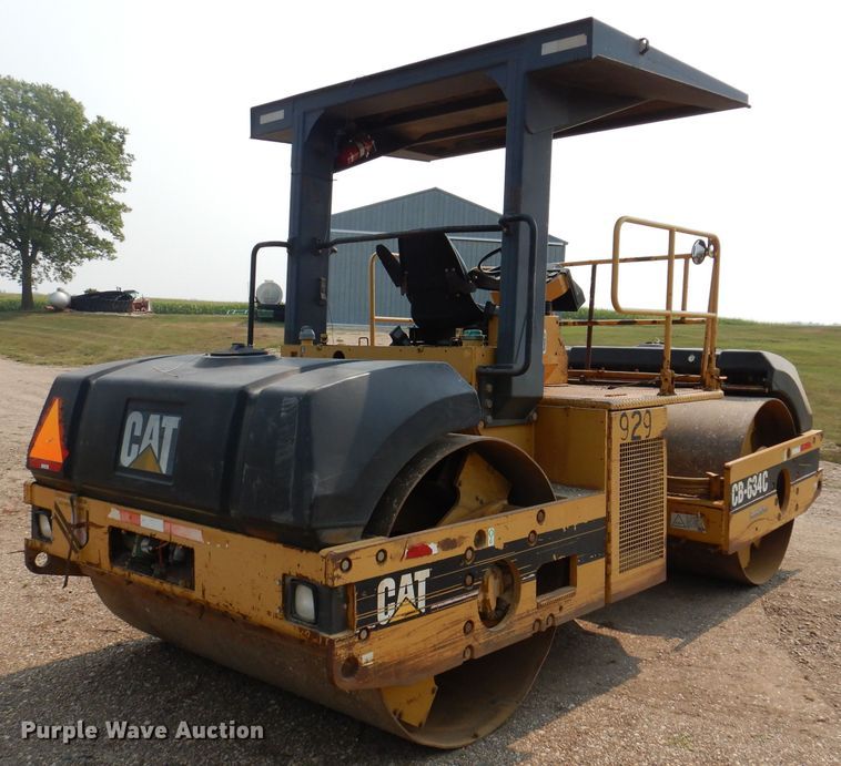 image for item IN9808 1998 Caterpillar CB634C  double drum vibratory roller