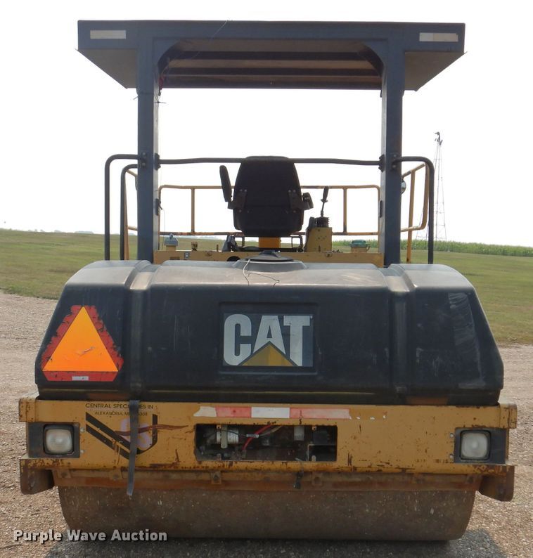 image for item IN9808 1998 Caterpillar CB634C  double drum vibratory roller