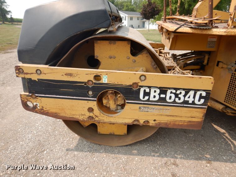 image for item IN9808 1998 Caterpillar CB634C  double drum vibratory roller