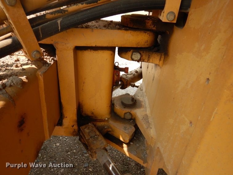 image for item IN9808 1998 Caterpillar CB634C  double drum vibratory roller