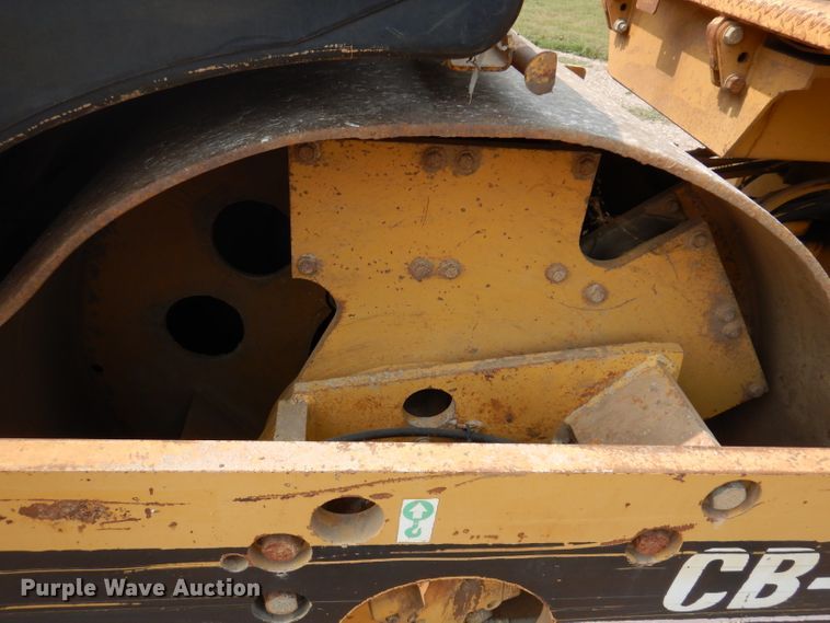 image for item IN9808 1998 Caterpillar CB634C  double drum vibratory roller
