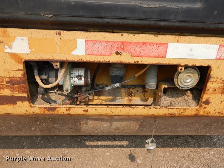 image for item IN9808 1998 Caterpillar CB634C  double drum vibratory roller