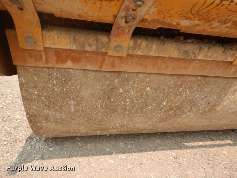 image for item IN9808 1998 Caterpillar CB634C  double drum vibratory roller