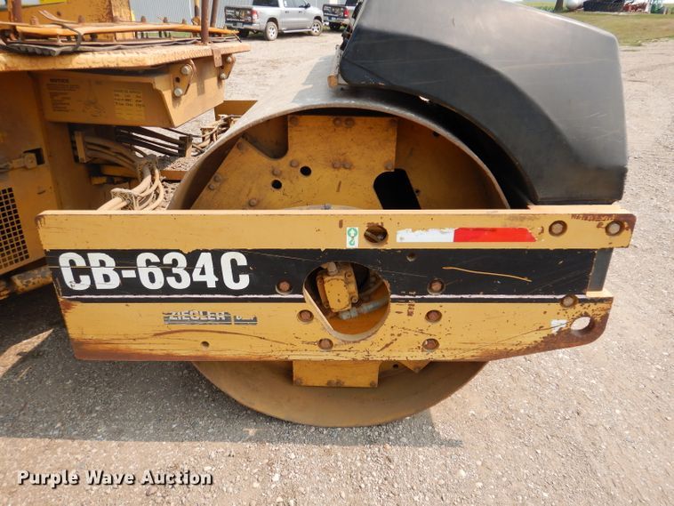 image for item IN9808 1998 Caterpillar CB634C  double drum vibratory roller