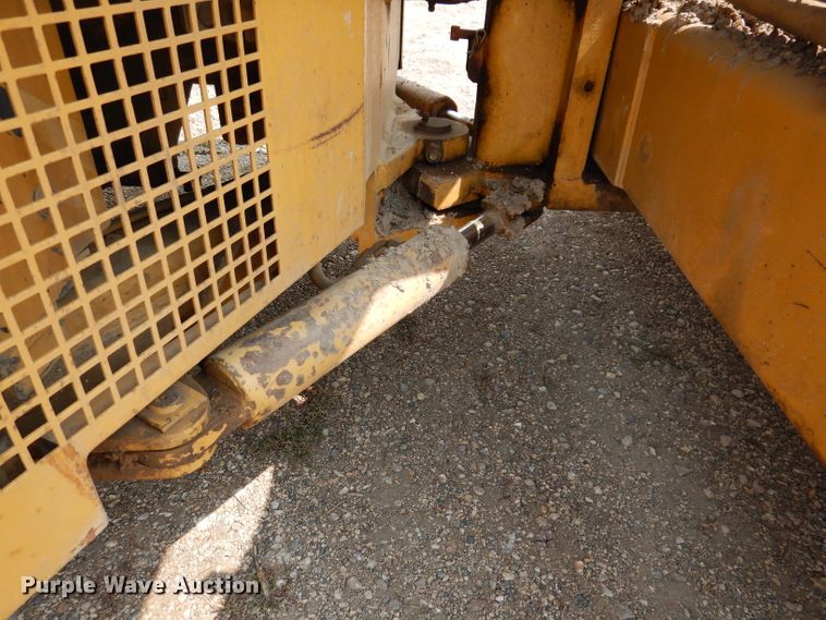 image for item IN9808 1998 Caterpillar CB634C  double drum vibratory roller