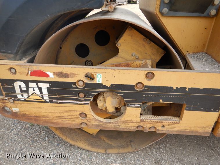 image for item IN9808 1998 Caterpillar CB634C  double drum vibratory roller