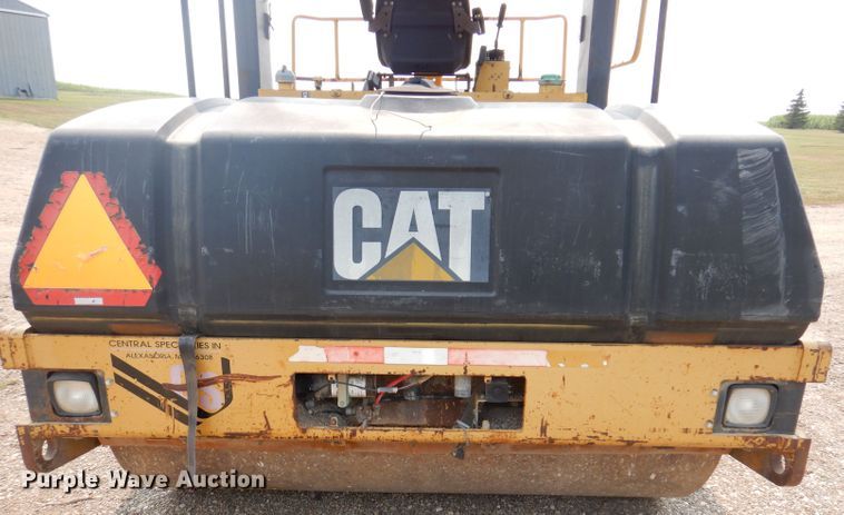 image for item IN9808 1998 Caterpillar CB634C  double drum vibratory roller