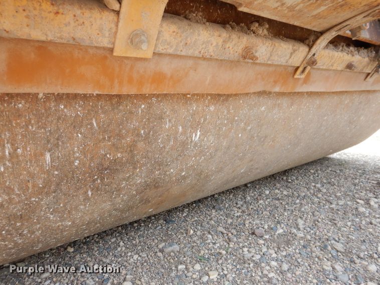 image for item IN9808 1998 Caterpillar CB634C  double drum vibratory roller