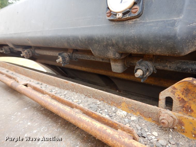 image for item IN9808 1998 Caterpillar CB634C  double drum vibratory roller