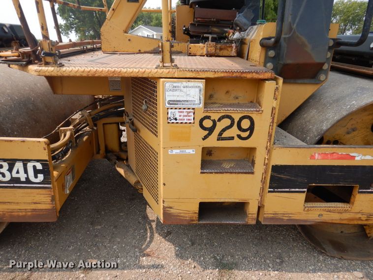 image for item IN9808 1998 Caterpillar CB634C  double drum vibratory roller