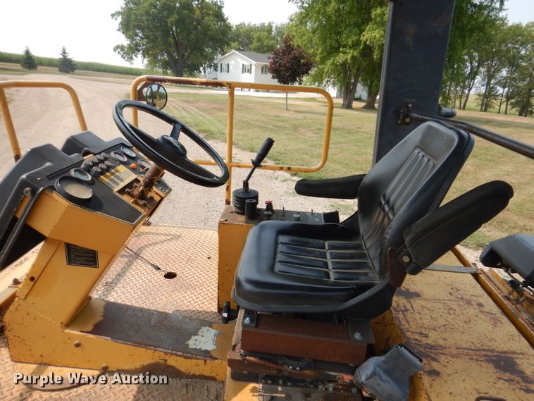 image for item IN9808 1998 Caterpillar CB634C  double drum vibratory roller