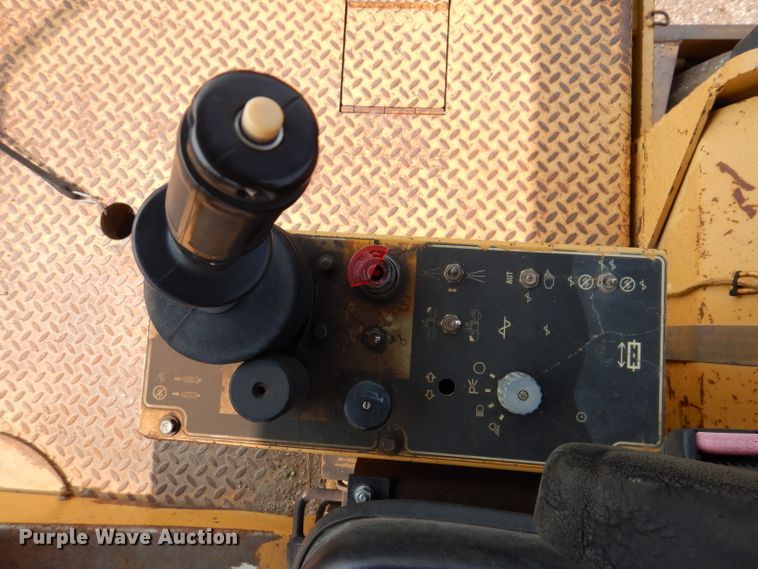 image for item IN9808 1998 Caterpillar CB634C  double drum vibratory roller