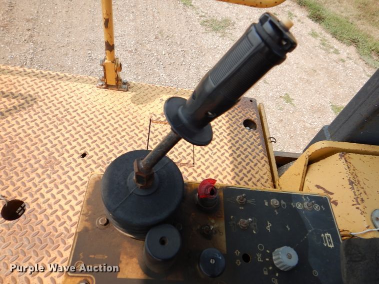 image for item IN9808 1998 Caterpillar CB634C  double drum vibratory roller