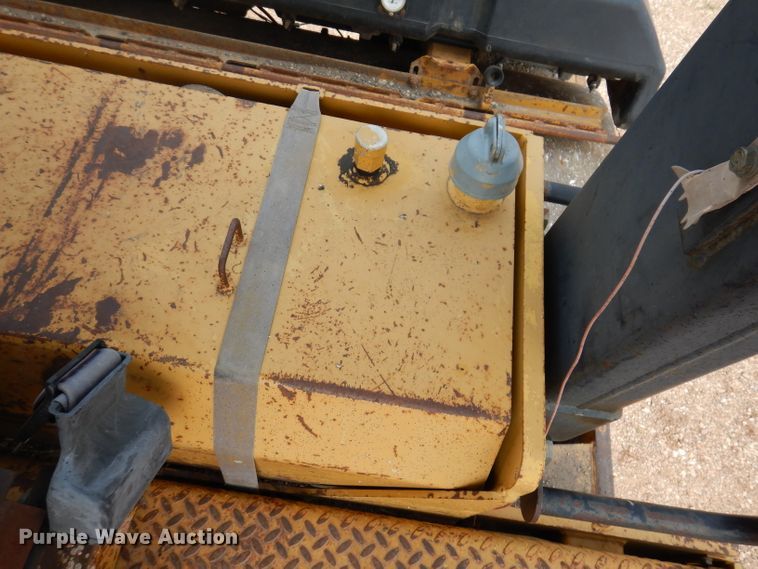 image for item IN9808 1998 Caterpillar CB634C  double drum vibratory roller