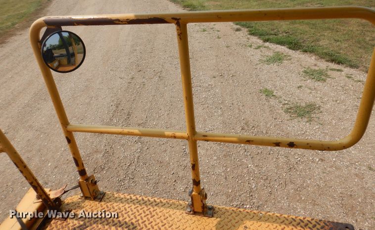 image for item IN9808 1998 Caterpillar CB634C  double drum vibratory roller