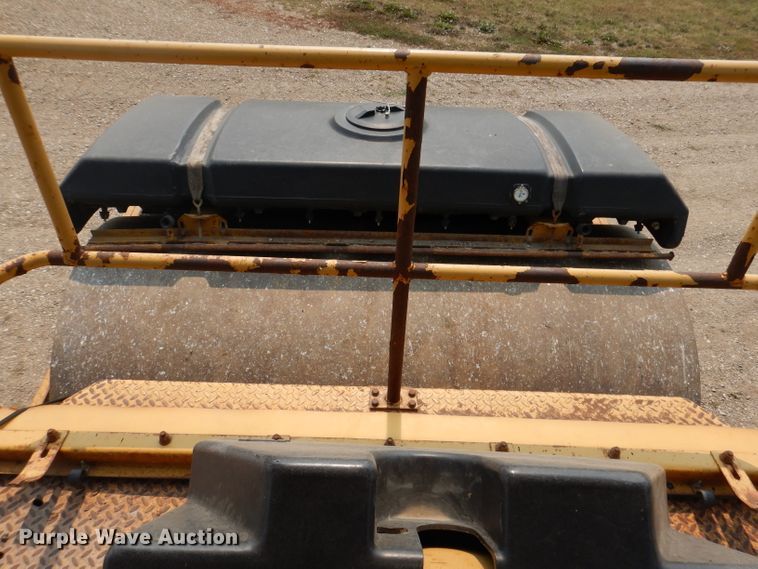 image for item IN9808 1998 Caterpillar CB634C  double drum vibratory roller