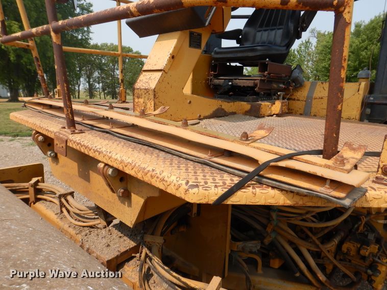 image for item IN9808 1998 Caterpillar CB634C  double drum vibratory roller