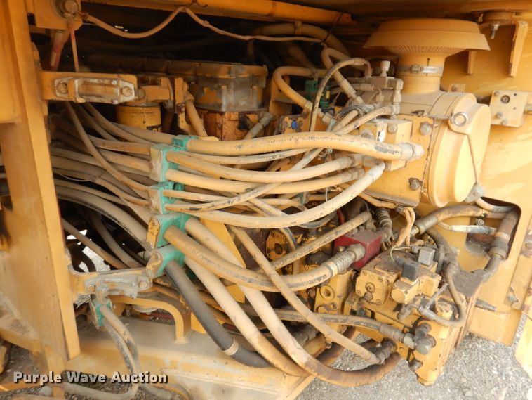 image for item IN9808 1998 Caterpillar CB634C  double drum vibratory roller