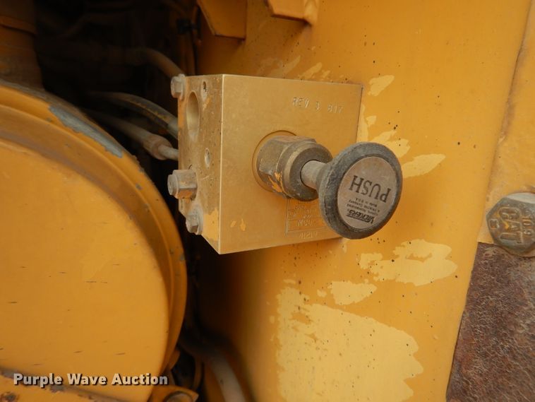 image for item IN9808 1998 Caterpillar CB634C  double drum vibratory roller