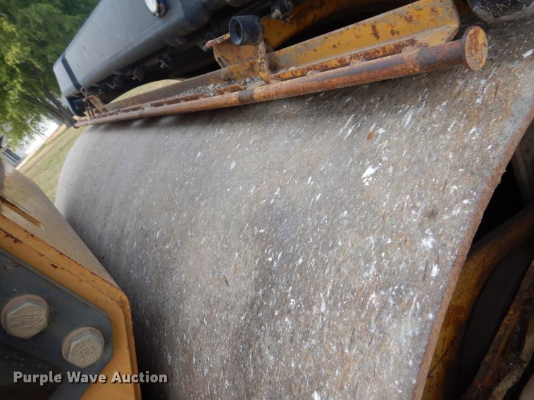 image for item IN9808 1998 Caterpillar CB634C  double drum vibratory roller