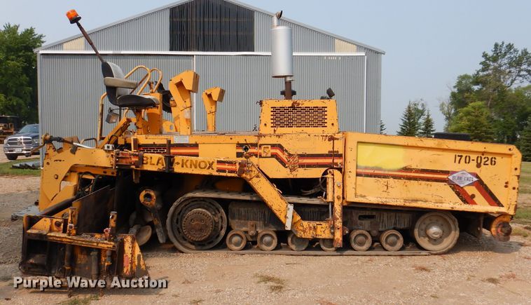 image for item IN9809 1996 Blaw Knox PF-5510  paver