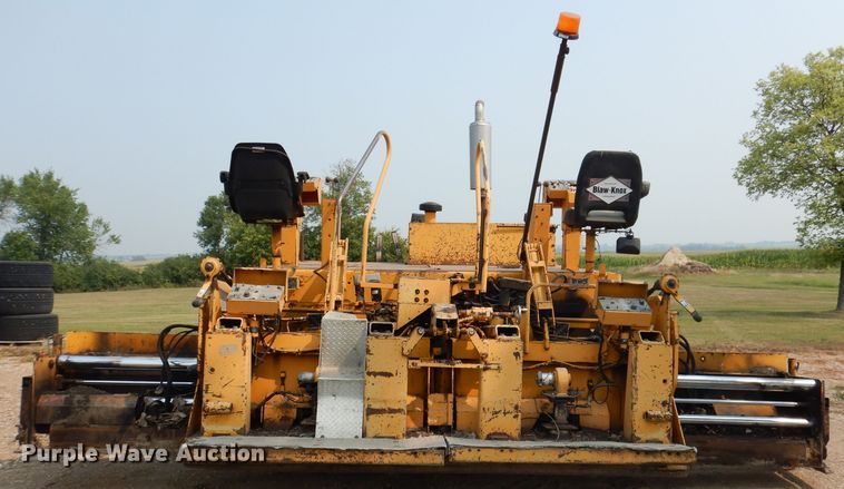 image for item IN9809 1996 Blaw Knox PF-5510  paver