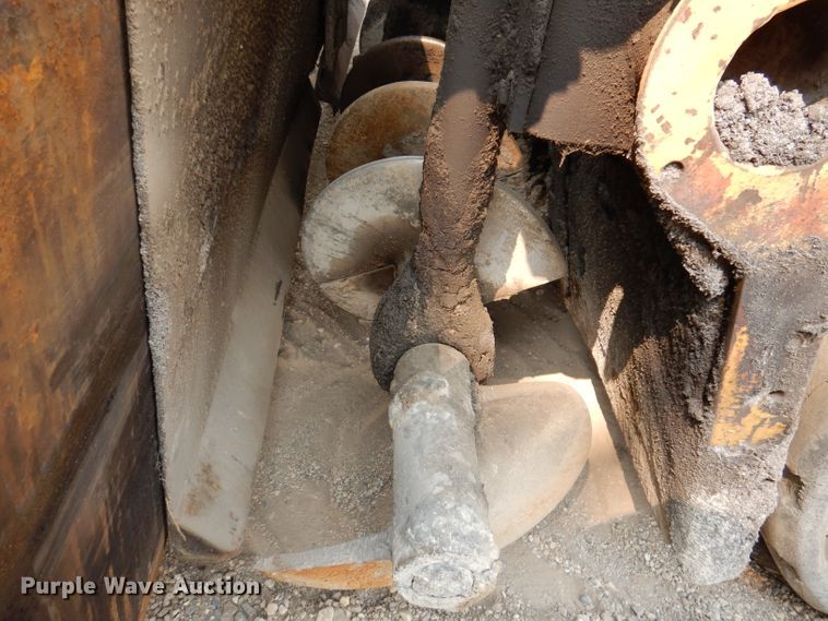 image for item IN9809 1996 Blaw Knox PF-5510  paver