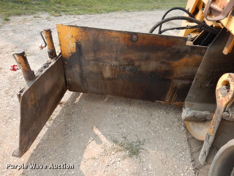 image for item IN9809 1996 Blaw Knox PF-5510  paver