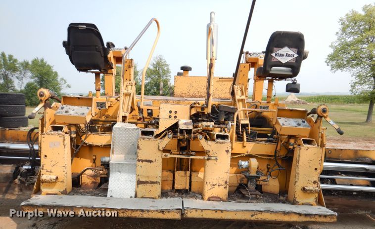 image for item IN9809 1996 Blaw Knox PF-5510  paver