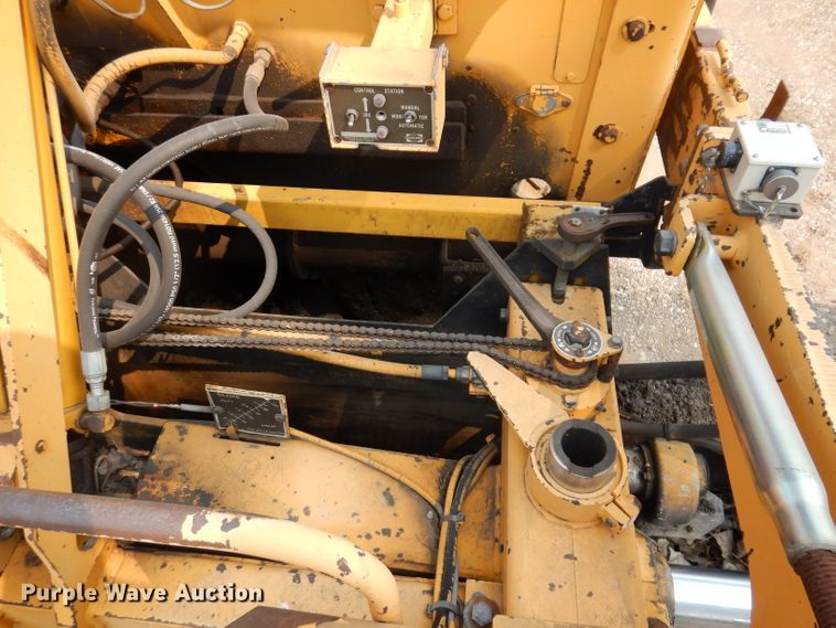 image for item IN9809 1996 Blaw Knox PF-5510  paver