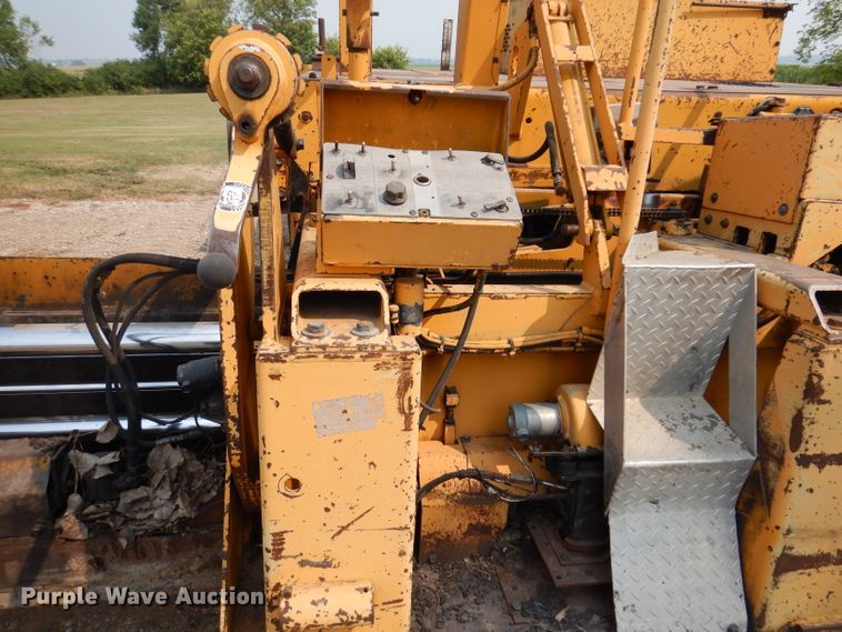 image for item IN9809 1996 Blaw Knox PF-5510  paver