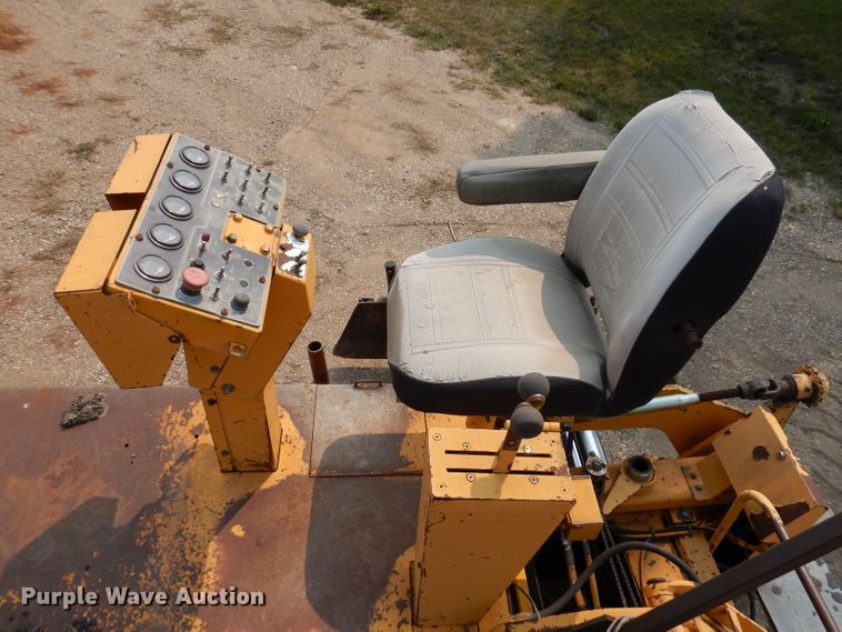 image for item IN9809 1996 Blaw Knox PF-5510  paver